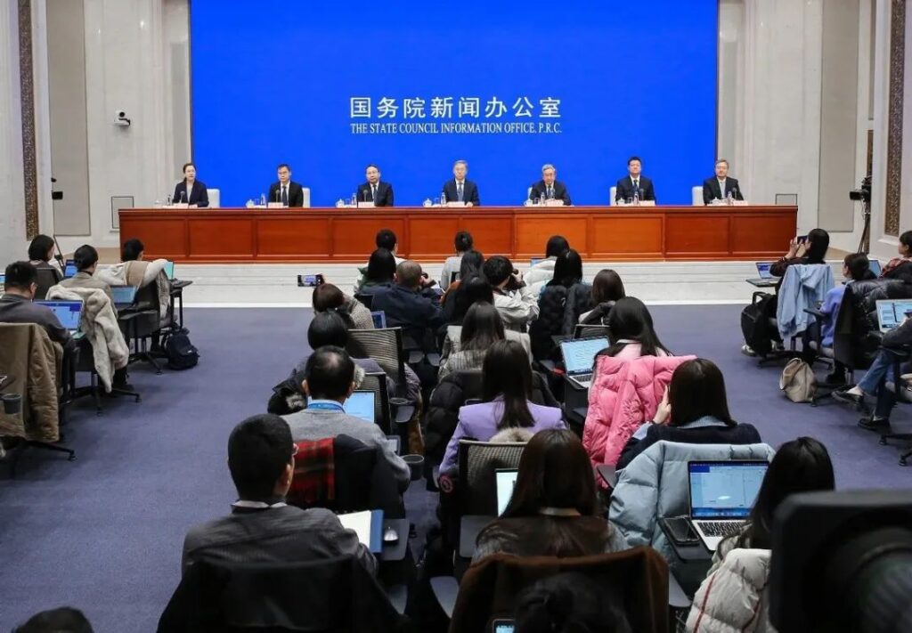“大力出奇迹”,2025年继续?丨救赎2024