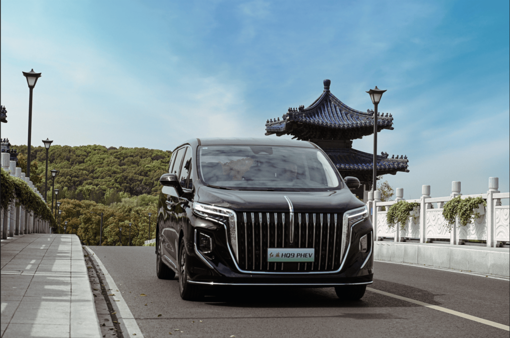 红旗进击混动赛道,hs3/hs7 phev双子车型异军突起