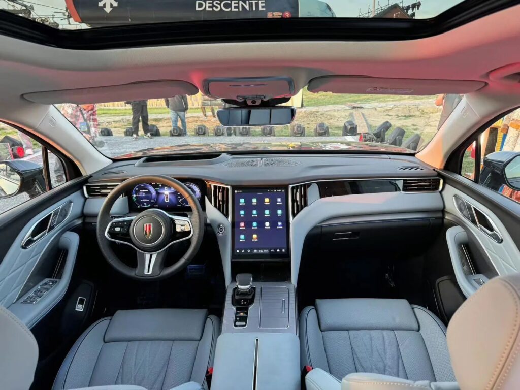 红旗进击混动赛道,hs3/hs7 phev双子车型异军突起