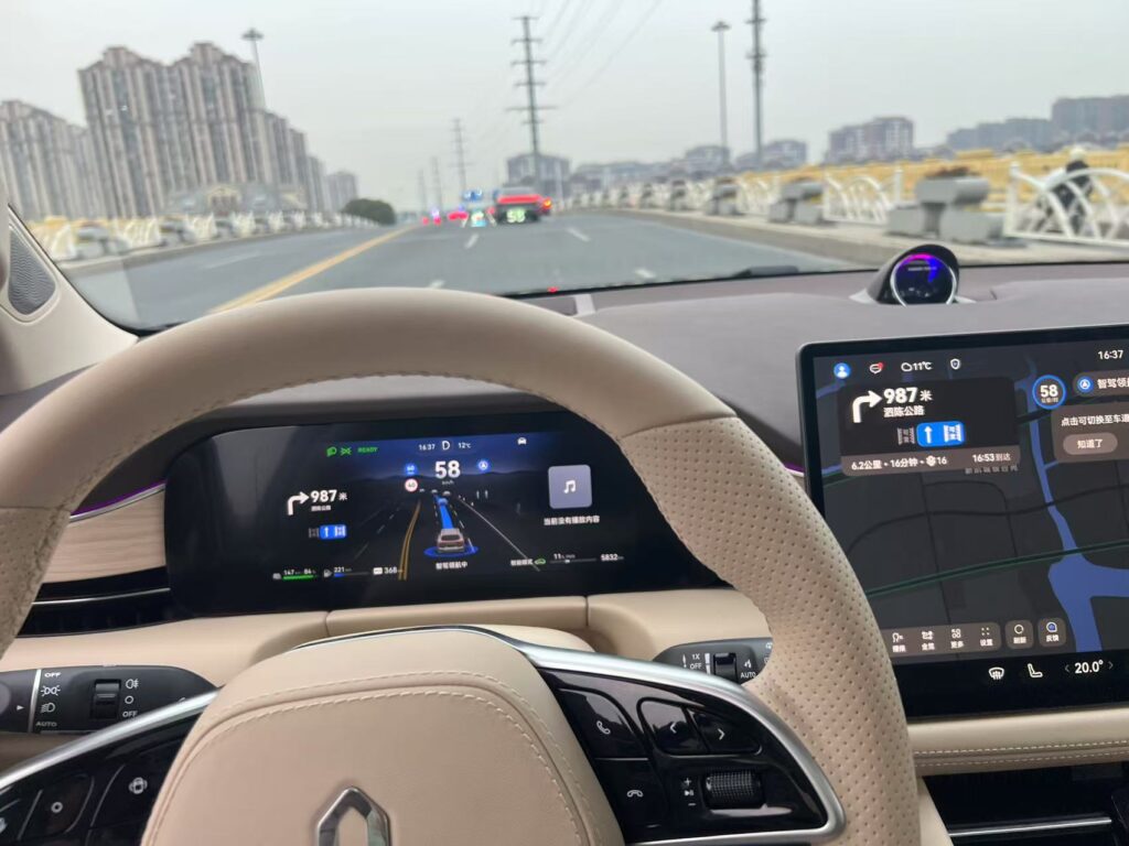 问界智驾体验上海站,ads3.0高阶智驾“车位到车位”
