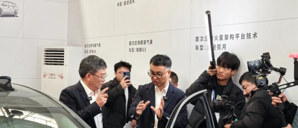 怎样才算中级混动轿车的标杆?